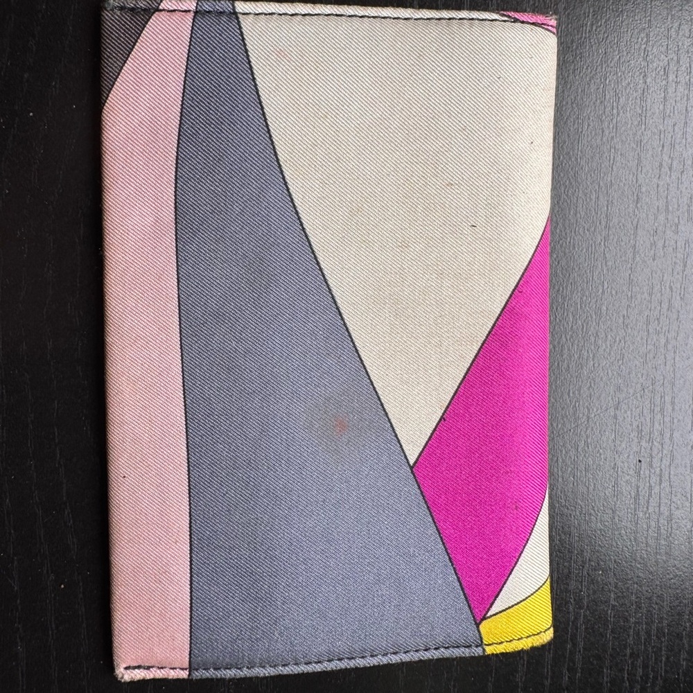 Emilio Pucci Vibrant Geometric Holder